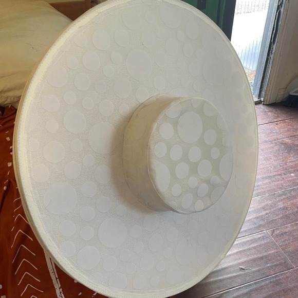 White polkadot fedora hat - Picture 1 of 5